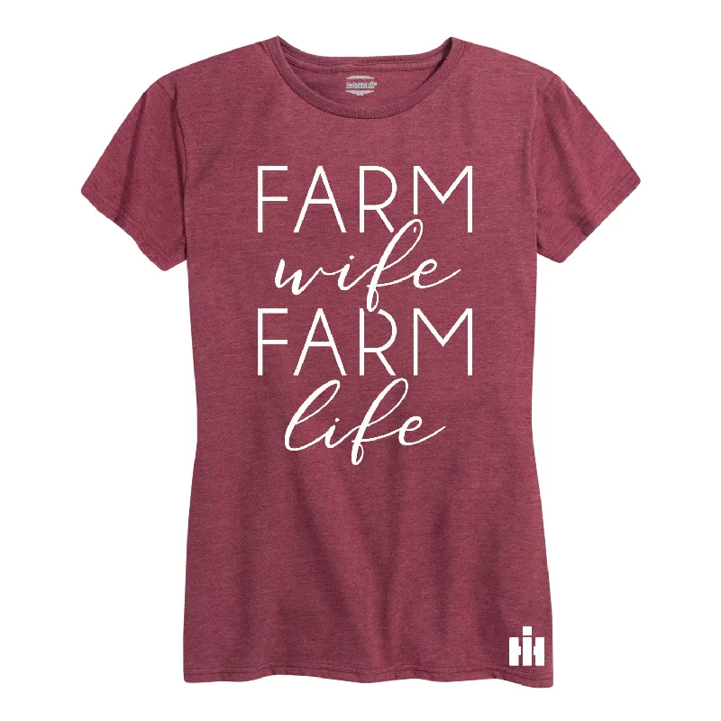 International Harvester™ - Farm Wife Farm Life - Women's Short Sleeve T-Shirt Cashmere Blend Cotton Blend Poly Blend