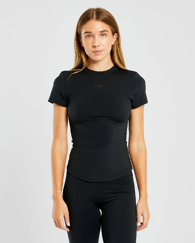 Sculpt T Shirt - Black Handmade Hand-knitted Hand-woven