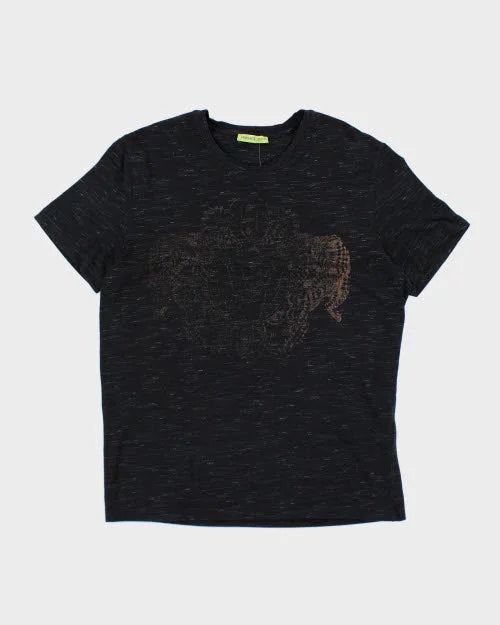 Versace Jeans Crest Graphic T-Shirt - M Notch Collar Peter Pan Collar Cowl Neck