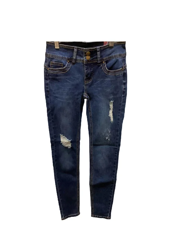 Women's Distressed Denim Jean In Blue Fashionable Slim Fit Jeans